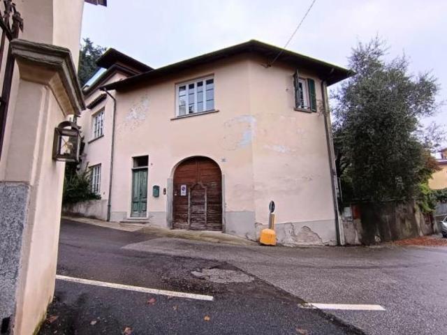 Villa Indipendente in vendita a Bogno, Besozzo