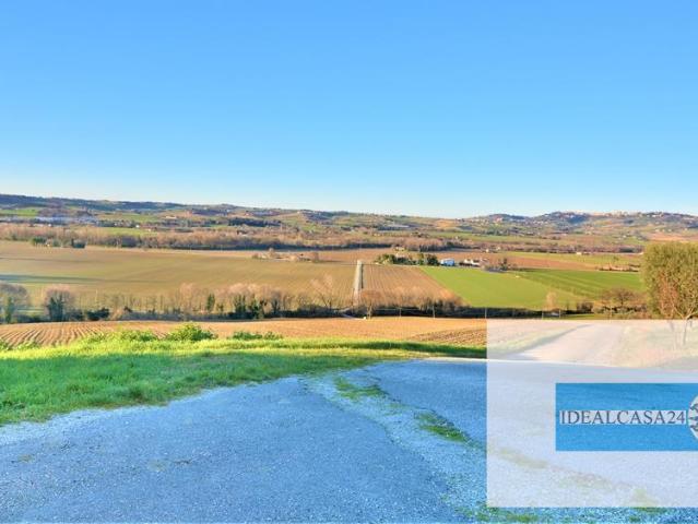 Villa Indipendente in vendita a Contrada Piani Potenza, Montelupone