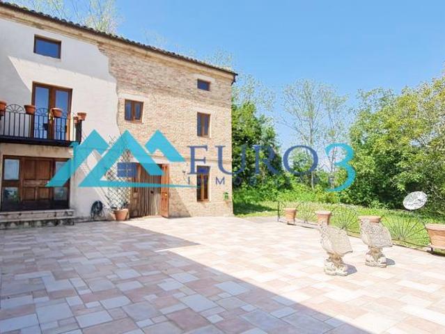 Villa Indipendente in vendita a Marche, Macerata