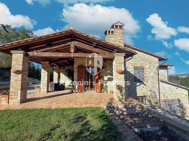 Villa Indipendente in vendita a Izzalini, Umbria