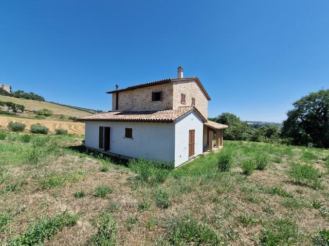 Villa Indipendente in vendita a Frontignano, Izzalini