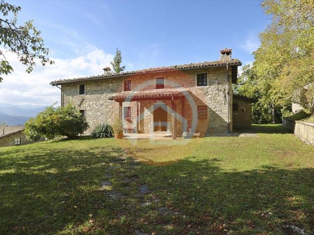 Villa Indipendente in vendita a Unione Comuni Garfagnana, Castiglione Di Garfagnana