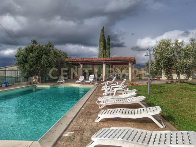 Villa Indipendente in vendita a Piancastagnaio, Toscana
