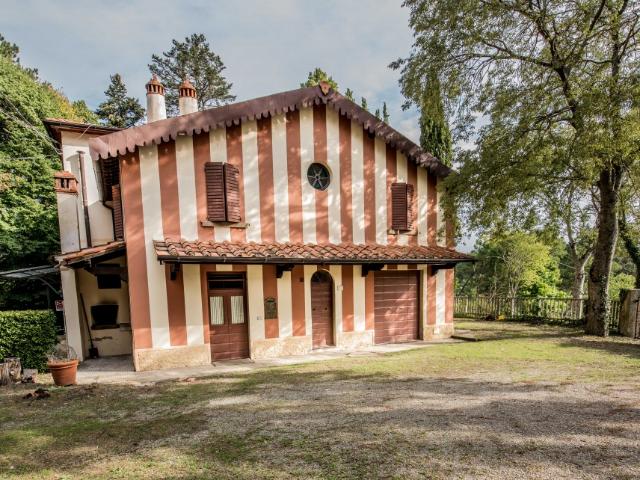 Villa Indipendente in vendita a Stoppe d'Arca, Palazzo Del Pero