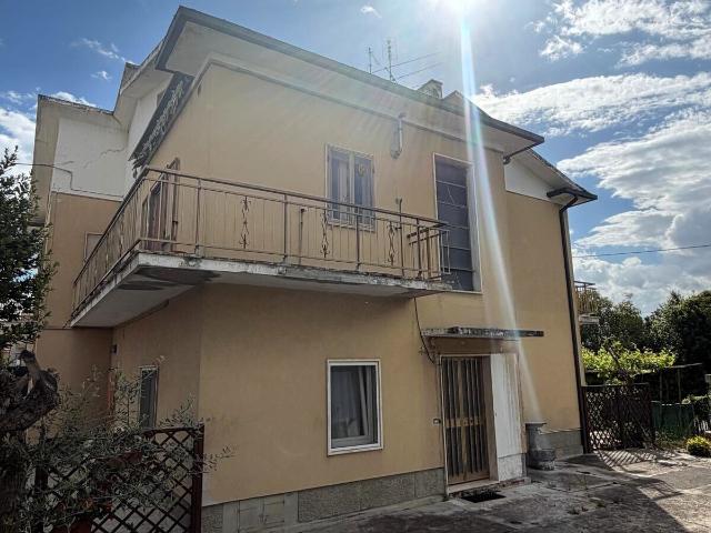 Villa Indipendente in vendita a Vallone, Marche