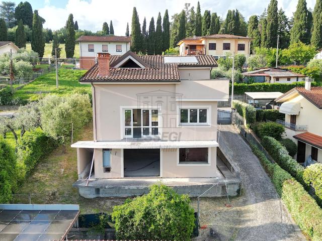 Villa Indipendente in vendita a Santa Maria a Colle, Bagni Di Lucca Ponte