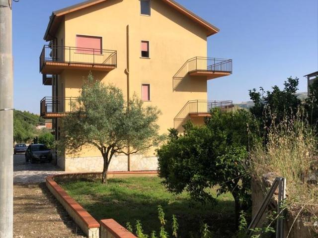 Villa Indipendente in vendita a Lercara Friddi, Sicilia