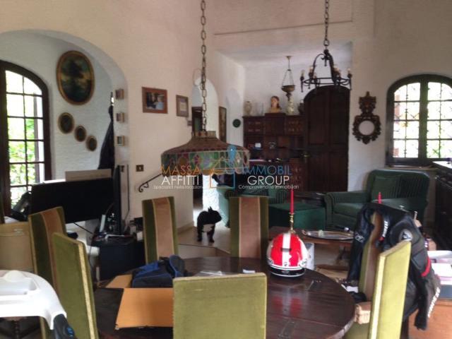 Villa Indipendente in vendita a Prato, Montignoso
