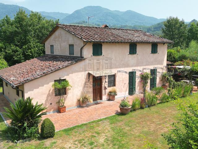 Villa Indipendente in vendita a Capannori, Toscana