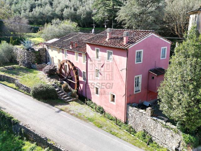 Villa Indipendente in vendita a Capannori, Toscana