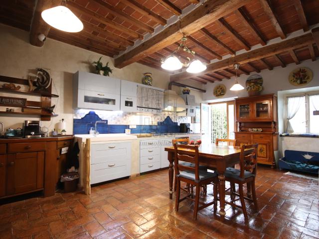 Villa Indipendente in vendita a Mugnano, Bagni Di Lucca Ponte