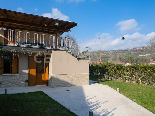 Villa Indipendente in vendita a Mezzane Di Sotto, Veneto