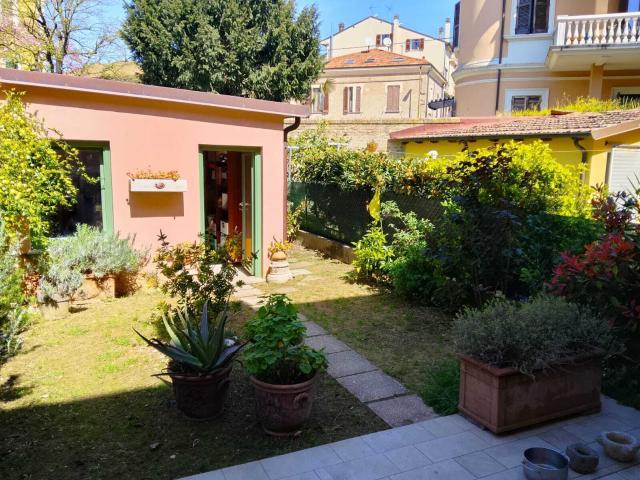 Villa Indipendente in vendita a Adriatico, Marche
