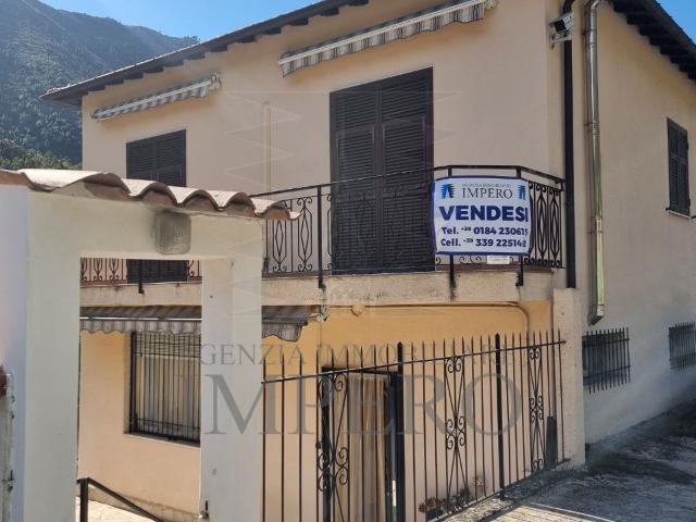 Villa Indipendente in vendita a Airole, Liguria