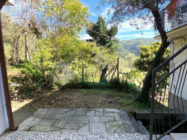Villa Indipendente in vendita a Calice Al Cornoviglio, Liguria