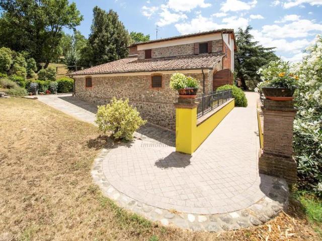 Villa Indipendente in vendita a Montecarlo, Toscana