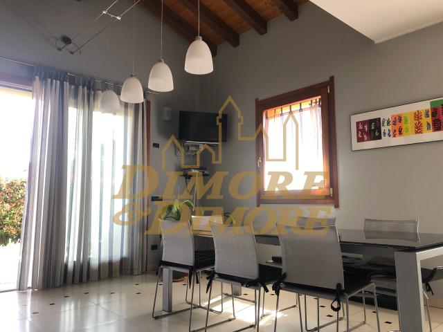 Villa Indipendente in vendita a Comunità Montana Valli del Verbano, Mesenzana