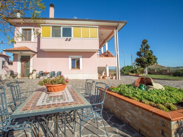 Villa Indipendente in vendita a Ripa Teatina, Abruzzo