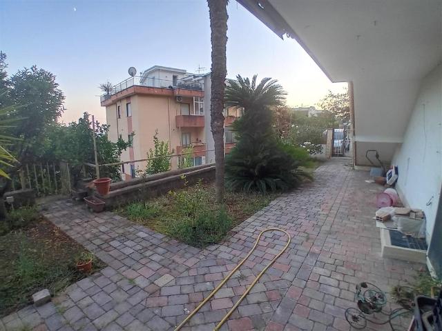 Villa Indipendente in vendita a Salerno, Campania