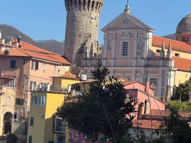 Villa Indipendente in vendita a L'Annunziata, Luni