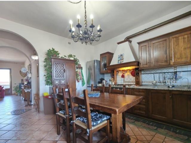 Villa Indipendente in vendita a Lamporecchio, Pistoia