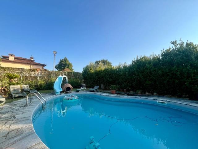 Villa Indipendente in vendita a Larciano, Castelmartini