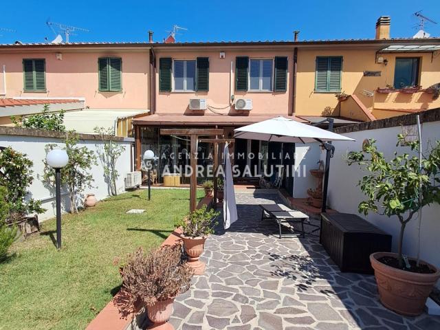 Villa Indipendente in vendita a Savolano, Livorno
