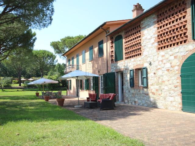Villa Indipendente in vendita a Tempagnano di Lunata, Bagni Di Lucca Ponte