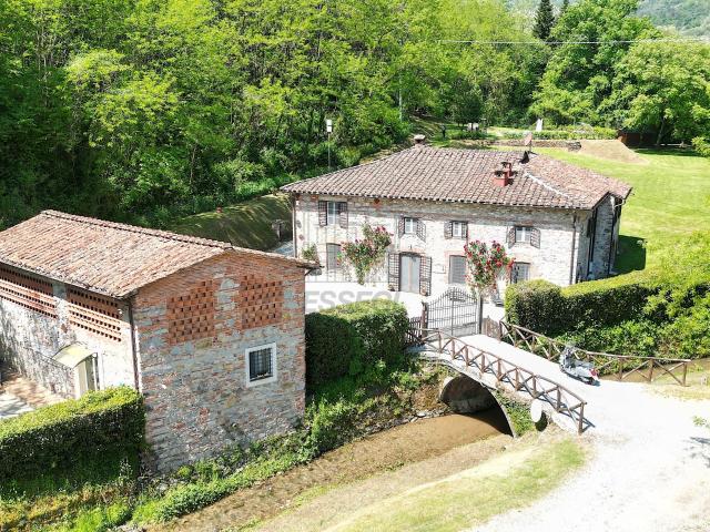 Villa Indipendente in vendita a San Macario in Piano, Bagni Di Lucca Ponte