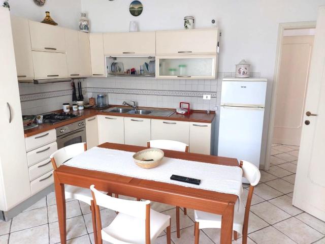 Villa Indipendente in vendita a Marina Di Massa, Toscana