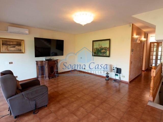 Villa Indipendente in vendita a Luni, Liguria