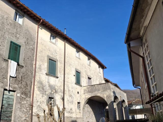 Villa Indipendente in vendita a Unione dei comuni Media Valle del Serchio, Pescaglia