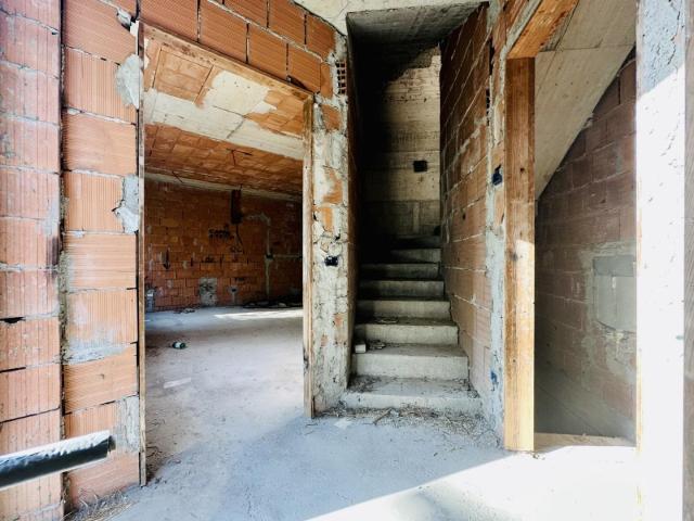 Villa Indipendente in vendita a Frasso, Seravezza