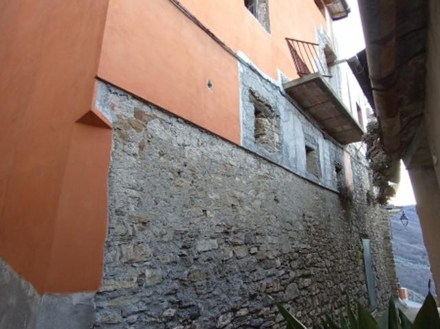 Villa Indipendente in vendita a Cesio, Provincia di Imperia