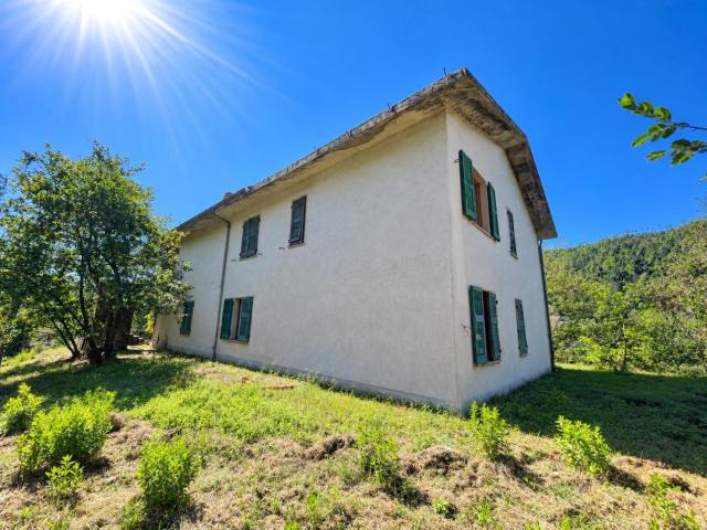 Villa Indipendente in vendita a Graveglia, Riccò del Golfo di Spezia