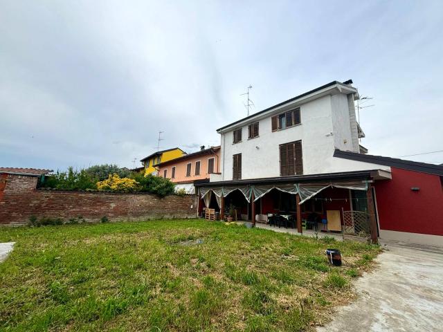 Villa Indipendente in vendita a Piemonte, Alessandria