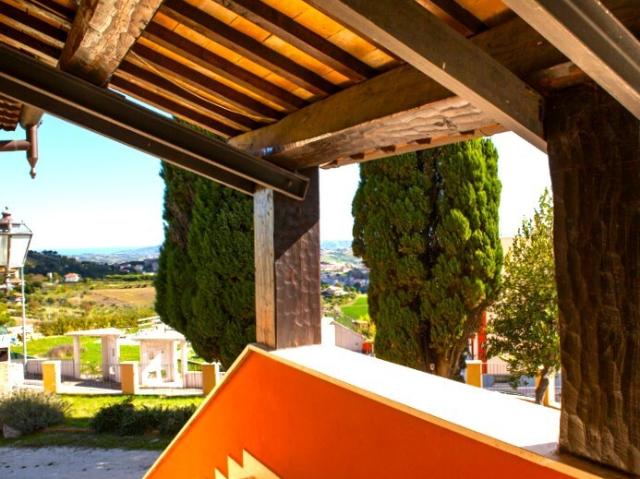 Villa Indipendente in vendita a San Barnaba, Marche