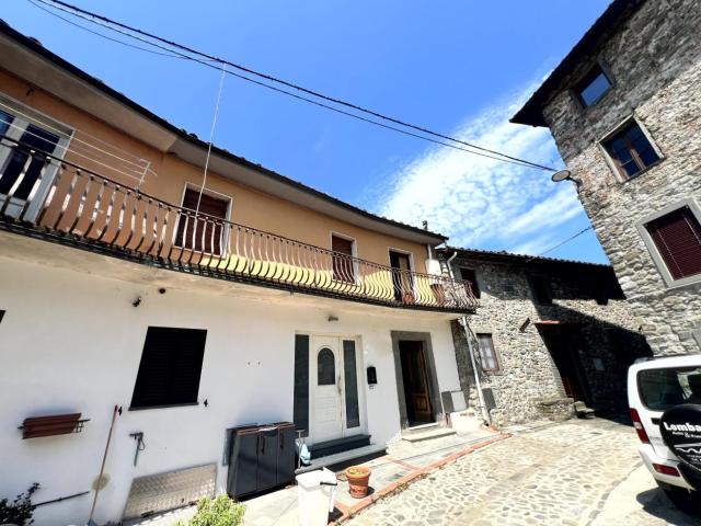 Villa Indipendente in vendita a Unione dei comuni Media Valle del Serchio, Borgo A Mozzano