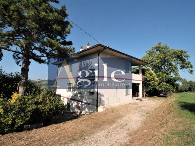 Villa Indipendente in vendita a Piattoni, Marche