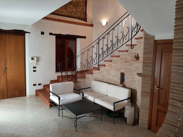 Villa Indipendente in vendita a Carignano, Marche