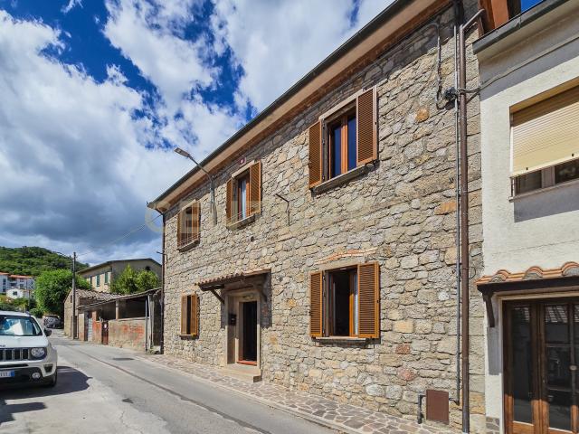 Villa Indipendente in vendita a Roccastrada, Toscana