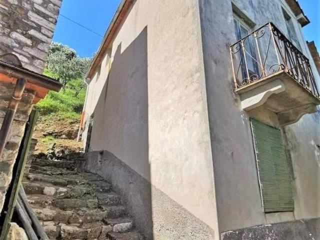 Villa Indipendente in vendita a Bagni Di Lucca Ponte, Toscana