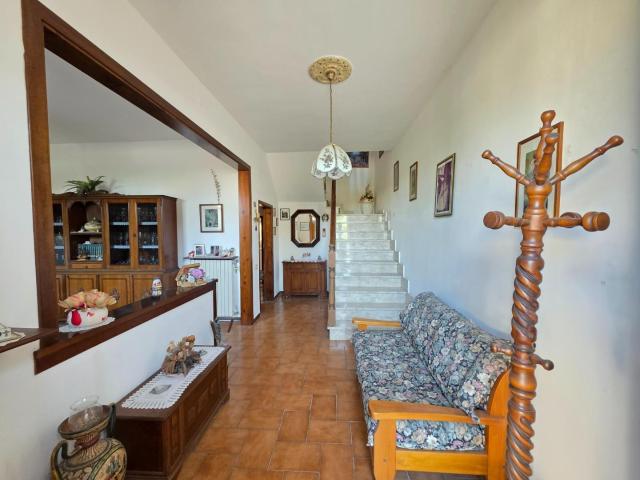 Villa Indipendente in vendita a Montopoli In Val D'arno, Toscana