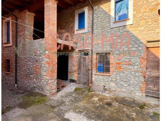 Villa Indipendente in vendita a Rivergaro, Reggio Emilia