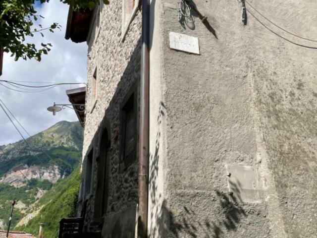Villa Indipendente in vendita a Unione Comuni Garfagnana, Vagli Sotto