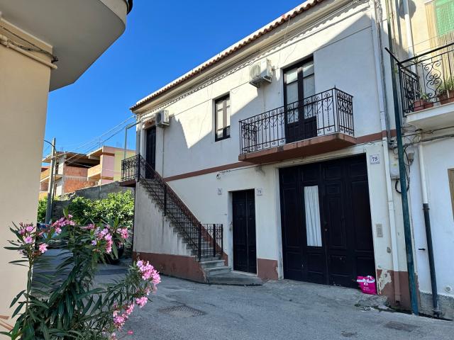 Villa Indipendente in vendita a Sant'Antonino, Barcellona Pozzo Di Gotto