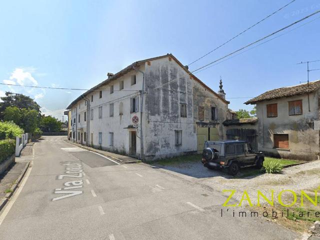 Villa Indipendente in vendita a Capriva Del Friuli, Friuli-Venezia Giulia