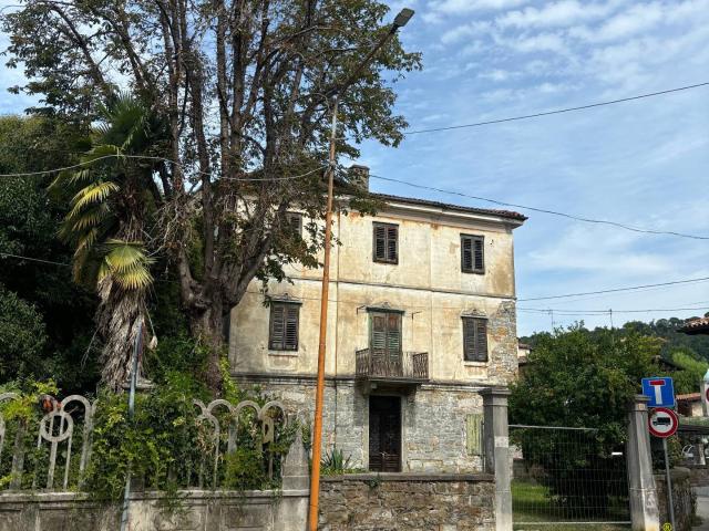 Villa Indipendente in vendita a Cormons, Friuli-Venezia Giulia