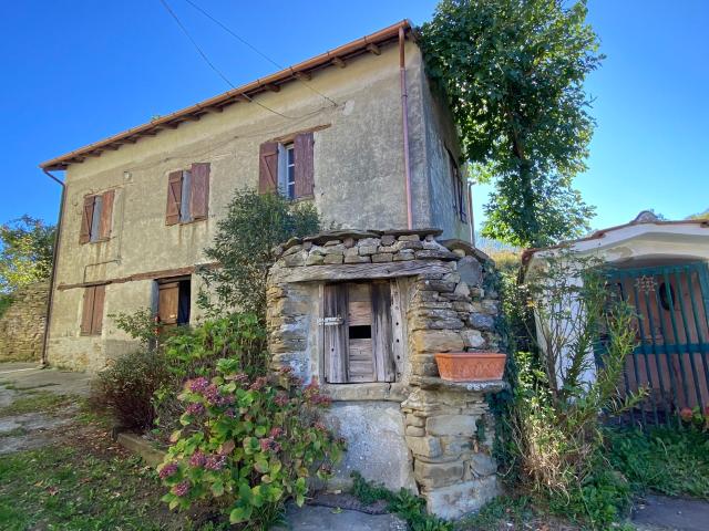 Villa Indipendente in vendita a Dego, Liguria