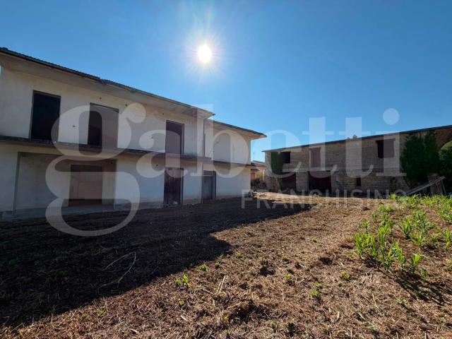 Villa Indipendente in vendita a Dragoni, Campania